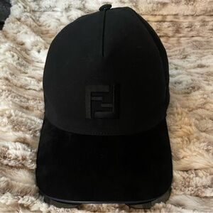 Fendi Black Hate with Sunglasses